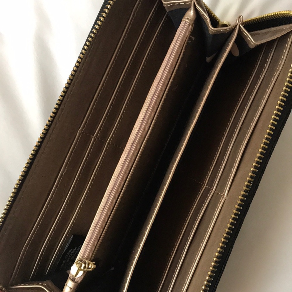 Wallet - Picture 2 of 5